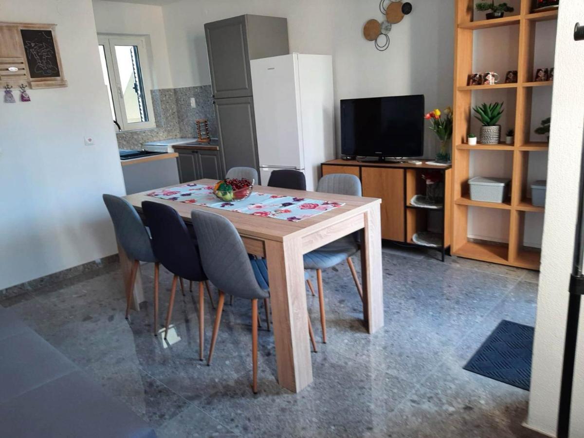 Apartmán Ema Brela Exteriér fotografie